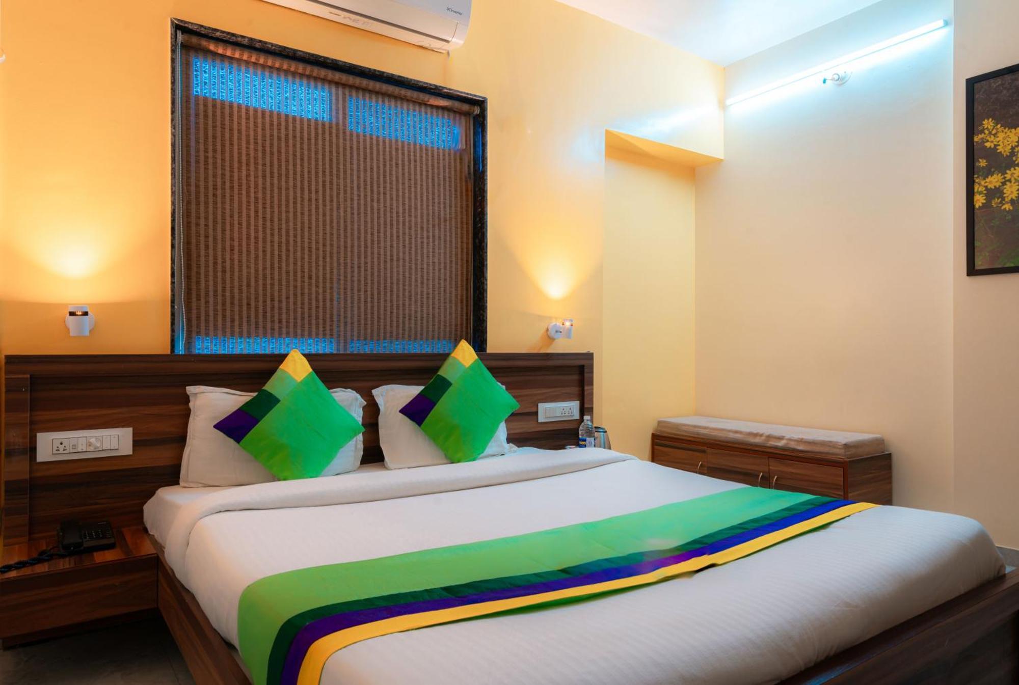 Treebo Trend The White Castle Hotel Pune Exterior photo